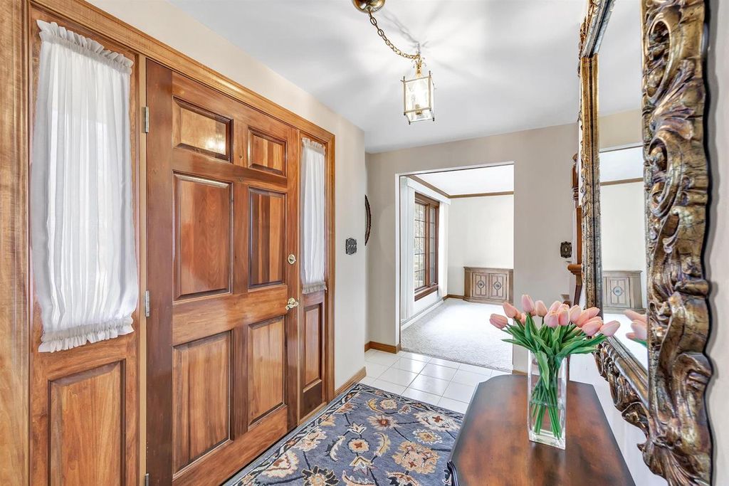 Photo of 504 Somerset DRIVE, Green Bay, WI 54301 (MLS # 50322189)