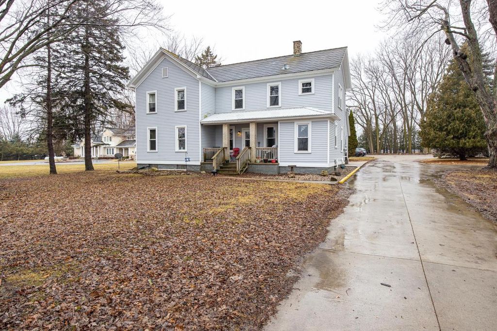 Photo of 9651 Clayton AVENUE, Neenah, WI 54956 (MLS # 50321989)