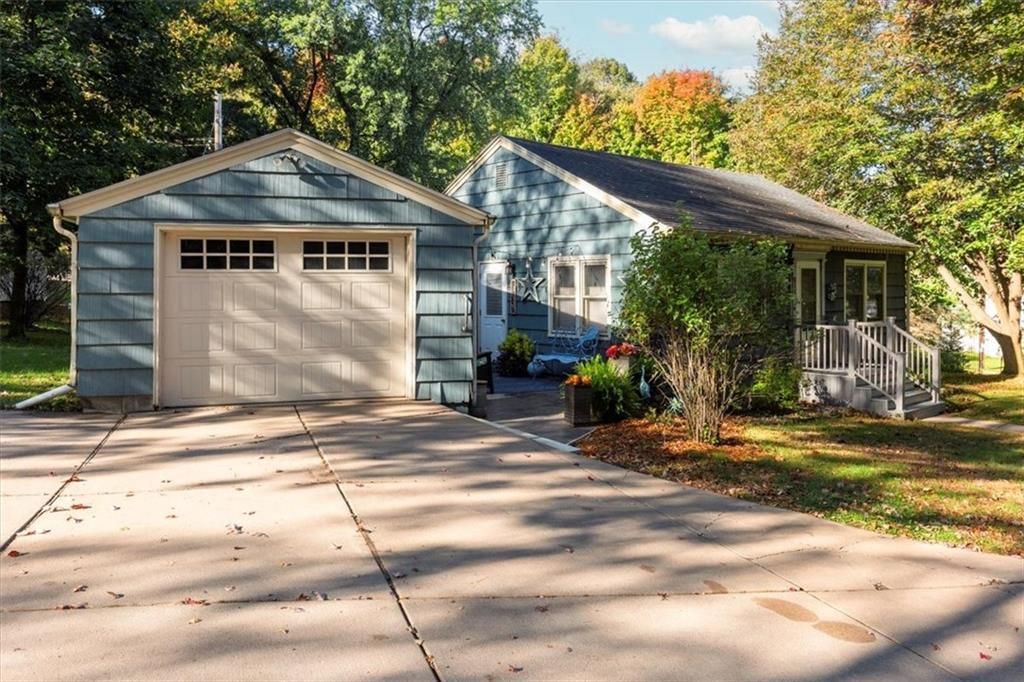 Photo of 813 Oakwood BOULEVARD, Menomonie, WI 54751 (MLS # 1596404)