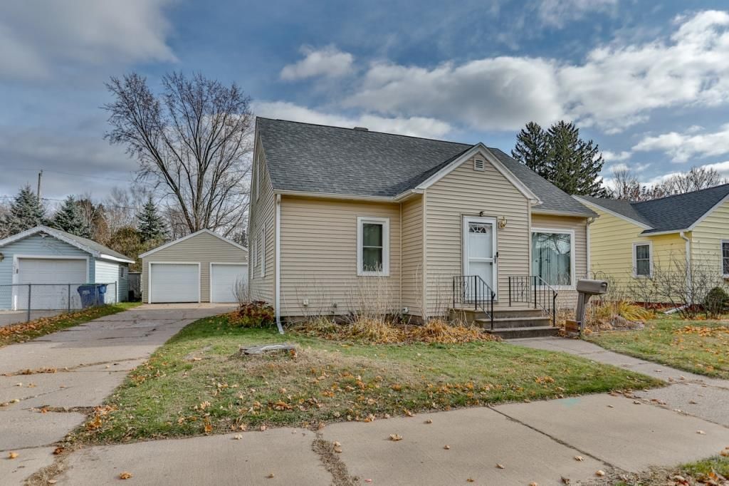 Photo of 1009 N 7th AVENUE, Wausau, WI 54401 (MLS # 22505371)