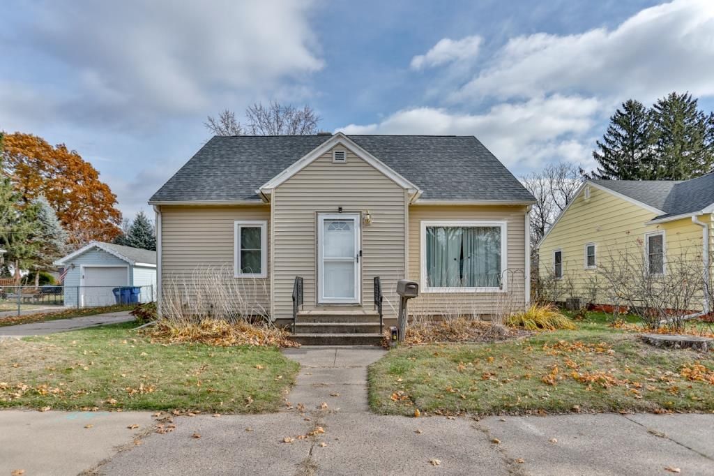 Photo of 1009 N 7th AVENUE, Wausau, WI 54401 (MLS # 22505371)