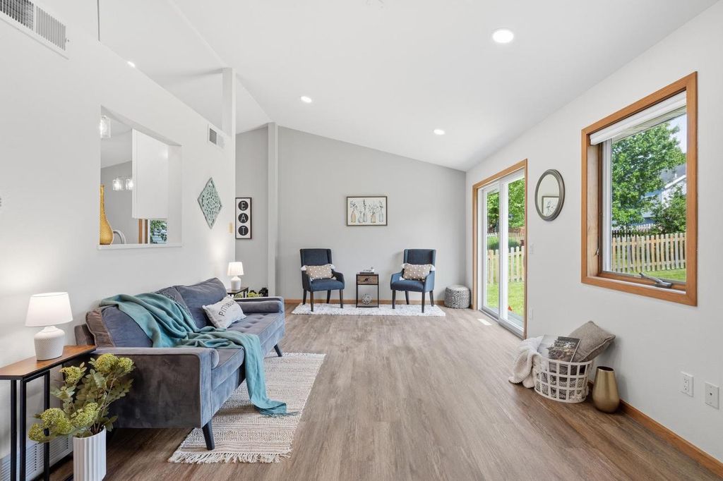 Photo of 8405 Shale DRIVE, Madison, WI 53719 (MLS # 2023396)