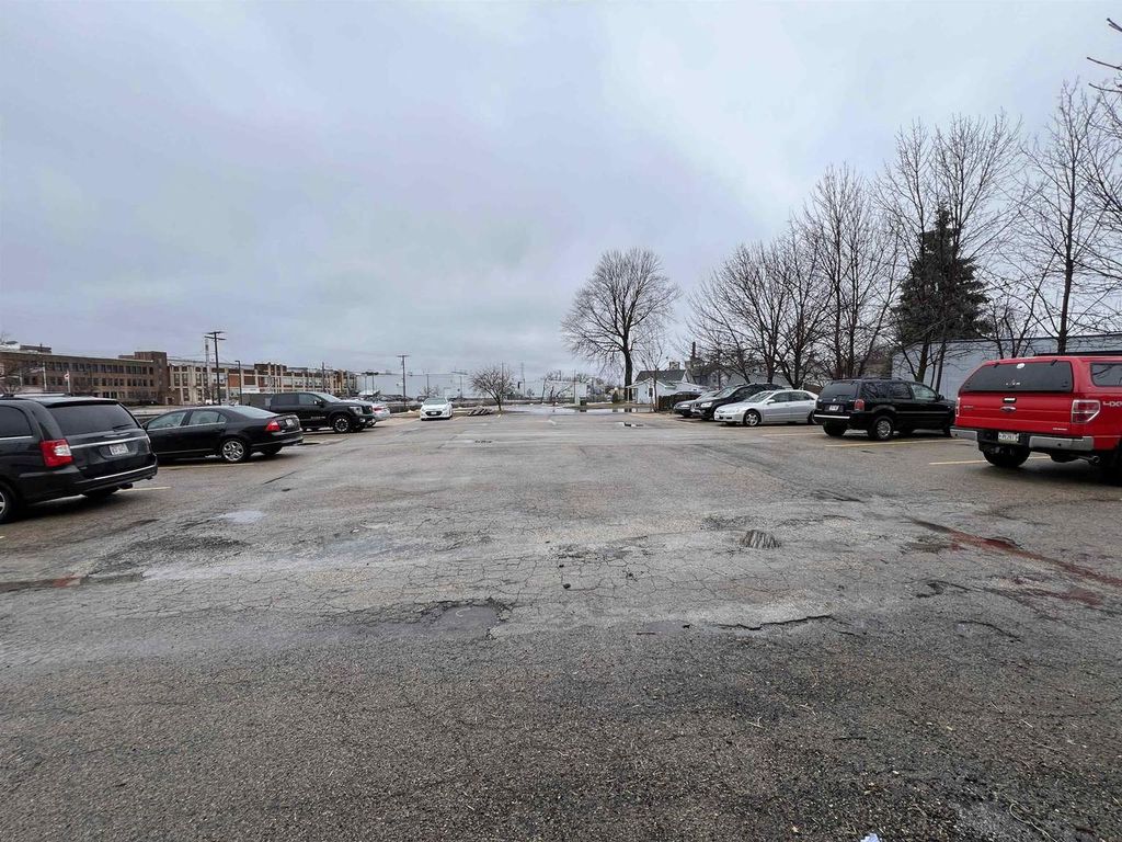 Photo of 2 Tayco STREET, Menasha, WI 54952 (MLS # 50323641)