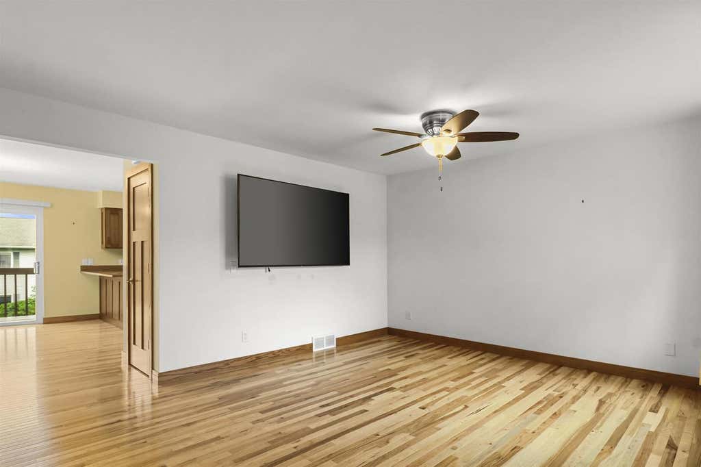 Photo of 909 N Clover LANE #D, Cottage Grove, WI 53527 (MLS # 2029547)