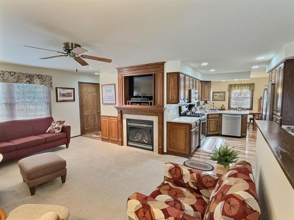 Photo of 1313 E Murdock AVENUE, Oshkosh, WI 54901 (MLS # 50323696)