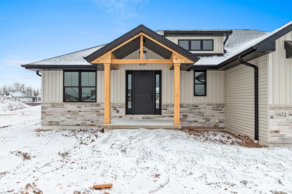 Photo of 1412 Divinity DRIVE, De Pere, WI 54115 (MLS # 50318354)