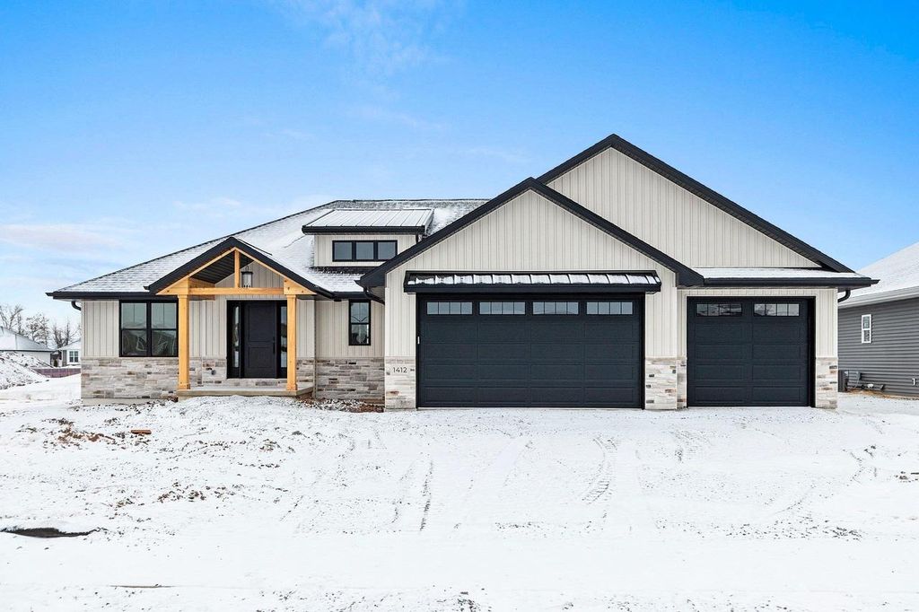 Photo of 1412 Divinity DRIVE, De Pere, WI 54115 (MLS # 50318354)