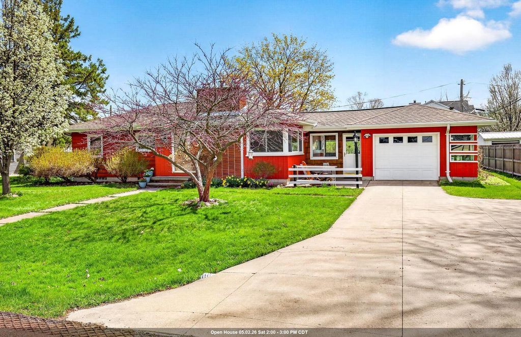 Photo of 581 Richard DRIVE, Menasha, WI 54952 (MLS # 50324499)