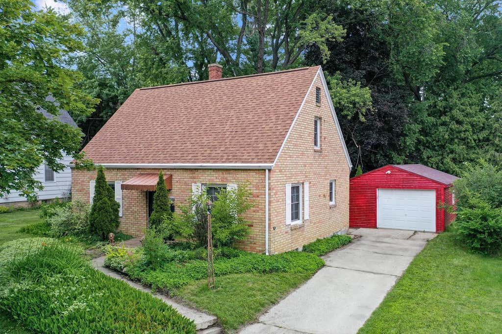 Photo of 1604 Dousman STREET, Green Bay, WI 54303 (MLS # 50328103)