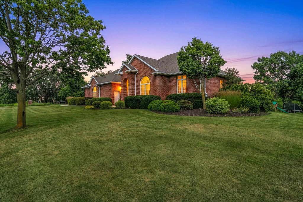 Photo of 2864 Woodhaven CIRCLE, De Pere, WI 54115 (MLS # 50329482)
