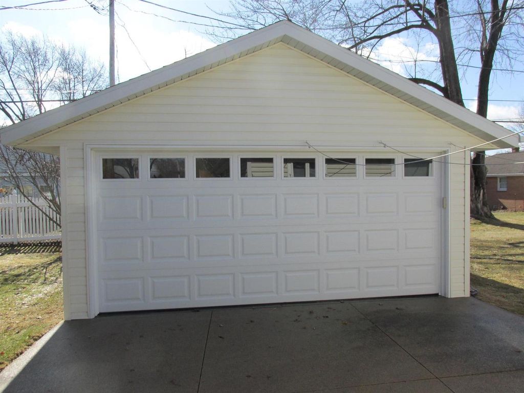 Photo of 1011 E Lindbergh STREET, Appleton, WI 54911 (MLS # 50322096)