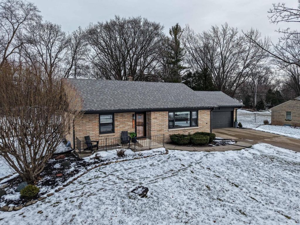Photo of 4160 N 137th STREET, Brookfield, WI 53005 (MLS # 1946407)