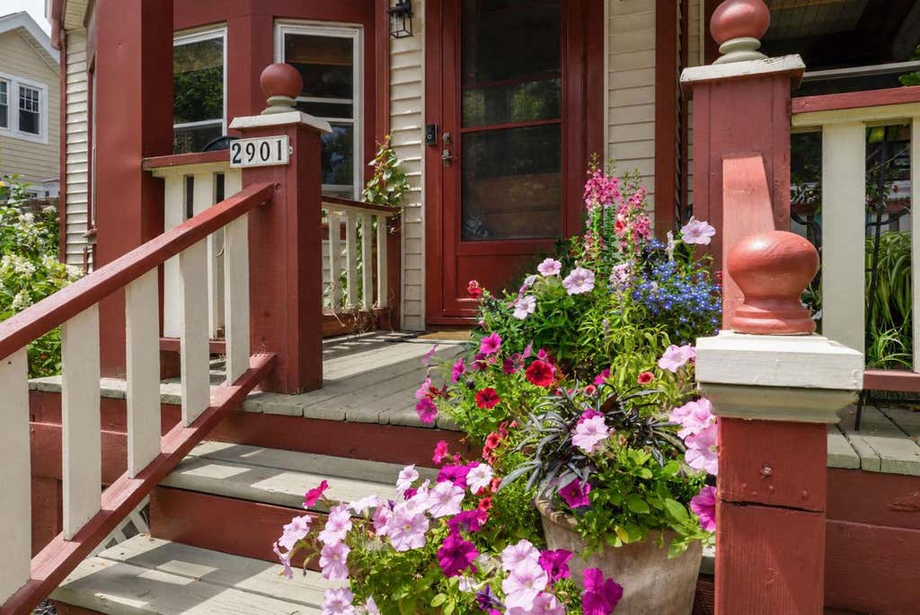 Photo of 2901 S Logan AVENUE, Milwaukee, WI 53207 (MLS # 1973305)