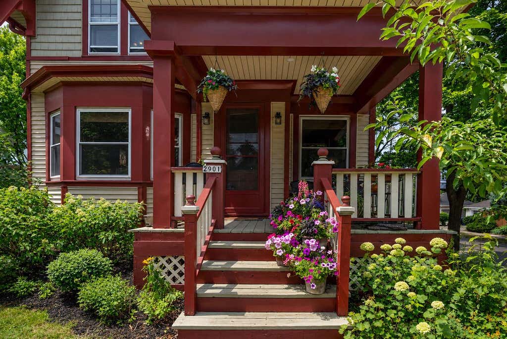 Photo of 2901 S Logan AVENUE, Milwaukee, WI 53207 (MLS # 1973305)