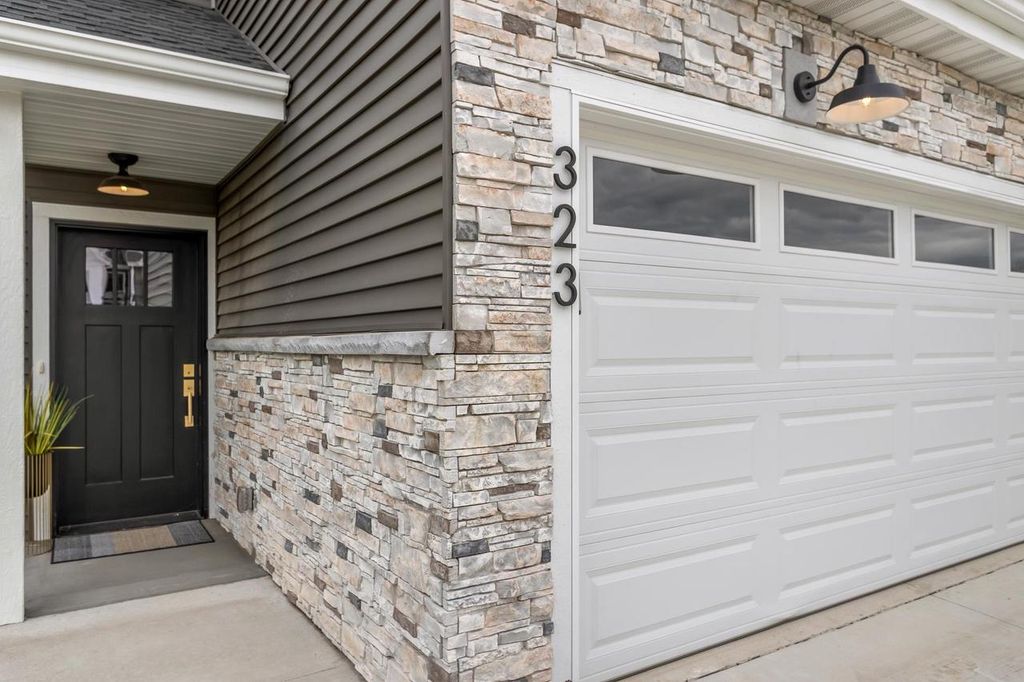 Photo of 323 Maple STREET, Pardeeville, WI 53954 (MLS # 2022734)