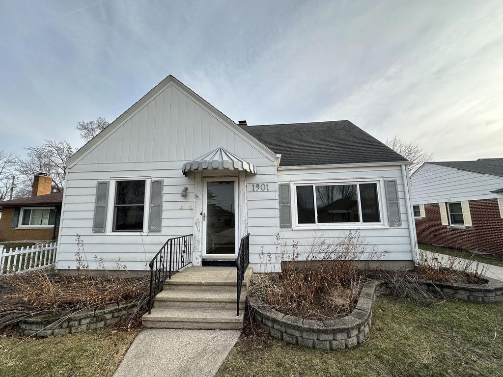 Photo of 1901 74th PLACE, Kenosha, WI 53143 (MLS # 1954741)