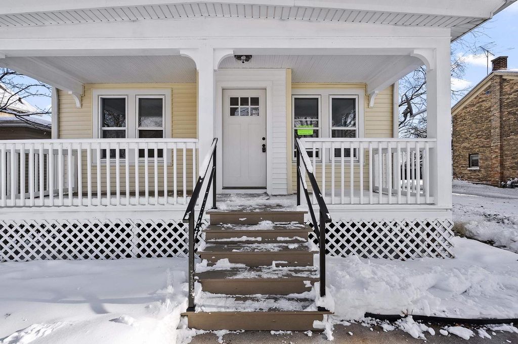 Photo of 1013 S 22nd STREET, Manitowoc, WI 54220 (MLS # 50319172)