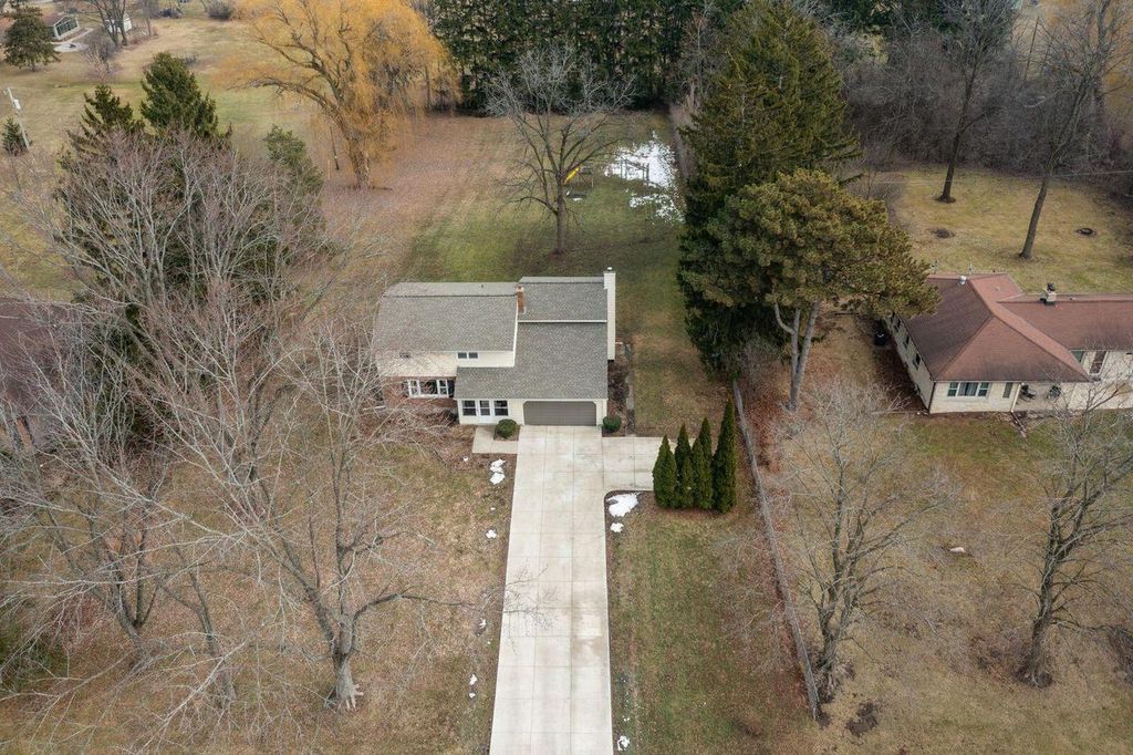 Photo of 2324 S Brookland ROAD, New Berlin, WI 53151 (MLS # 1950880)