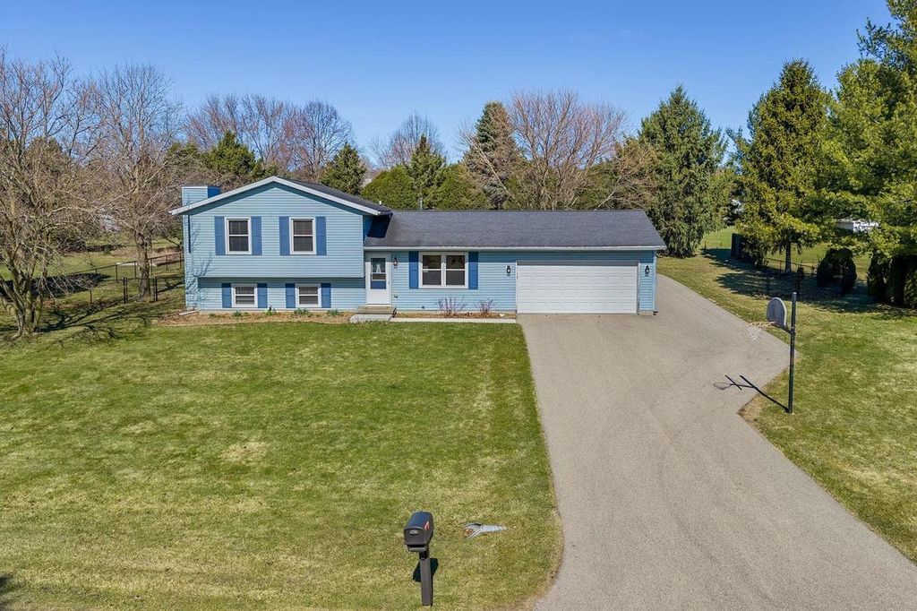 Photo of 6657 Wendell WAY, Deforest, WI 53532 (MLS # 2018984)