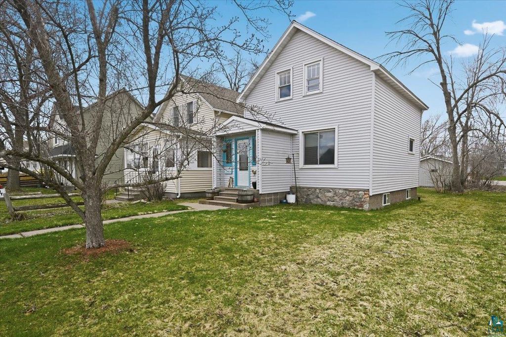Photo of 2611 Banks AVENUE, Superior, WI 54880 (MLS # 6125028)