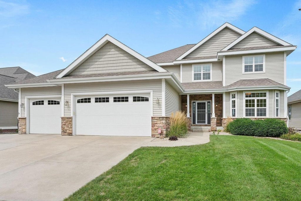 Photo of 1418 Blue Ridge TRAIL, Waunakee, WI 53597 (MLS # 2032400)