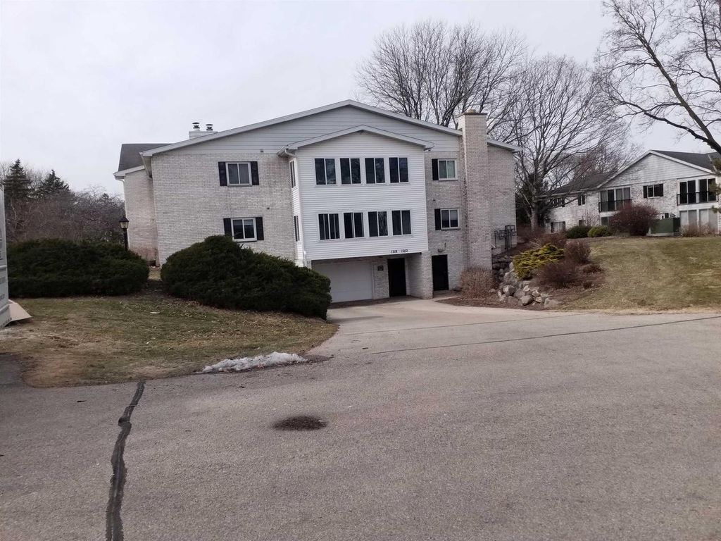 Photo of 1518 Golf View ROAD #C, Madison, WI 53704 (MLS # 2015166)