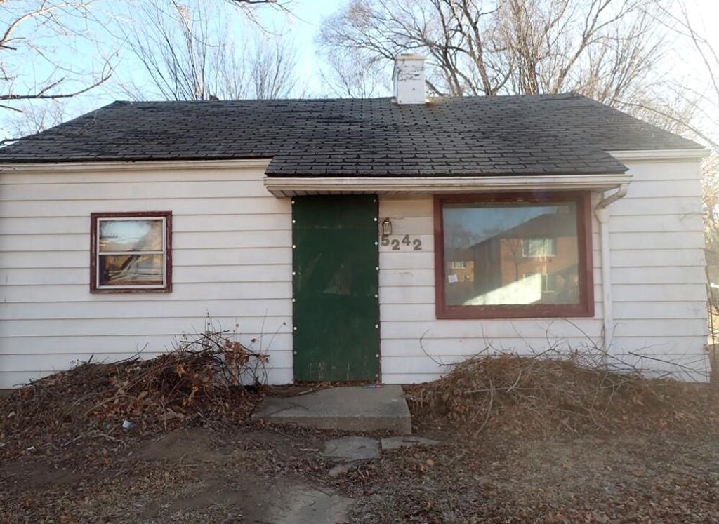 Photo of 5242 N 29th STREET, Milwaukee, WI 53209 (MLS # 1966554)
