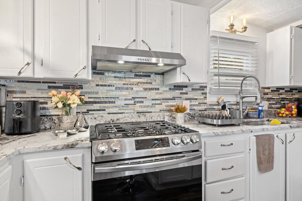 Photo of 1455 Greenfield AVENUE, Burlington, WI 53105 (MLS # 1940311)