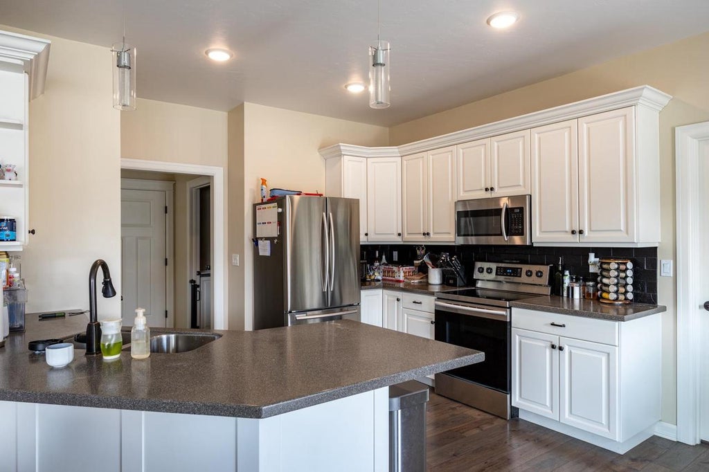 Photo of 532 Patrick LANE, Pulaski, WI 54162 (MLS # 50332155)