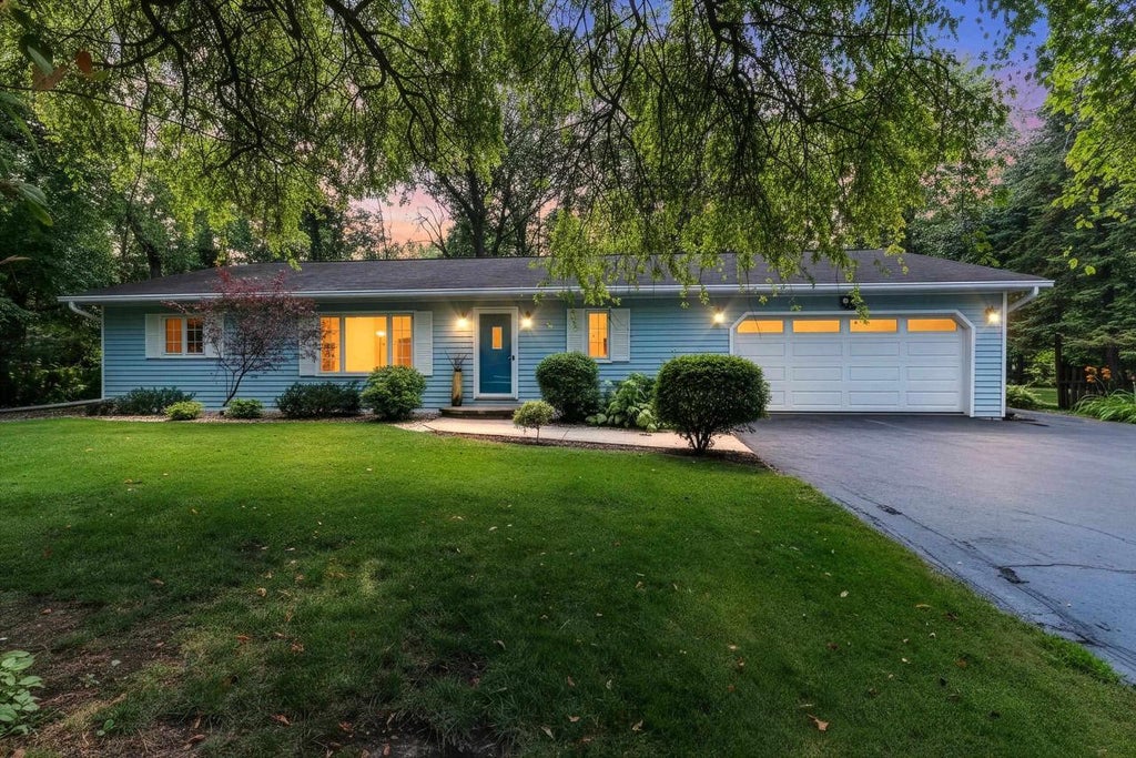 Photo of 5909 Indian Shores ROAD, Winneconne, WI 54986 (MLS # 50329989)