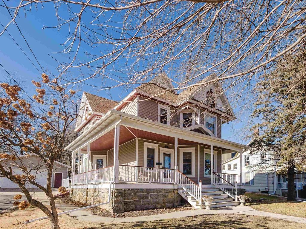 Photo of 729 Center STREET, Mineral Point, WI 53565 (MLS # 2014986)