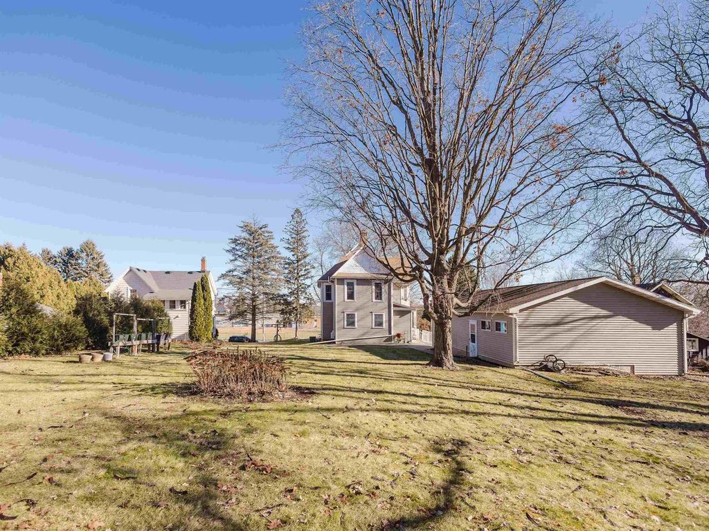 Photo of 729 Center STREET, Mineral Point, WI 53565 (MLS # 2014986)