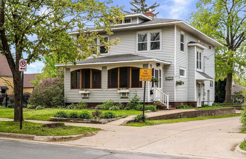 Photo of 2030 Cass STREET, La Crosse, WI 54601 (MLS # 1961899)