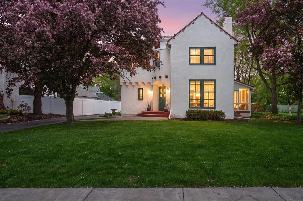 Photo of 1435 Park AVENUE, Eau Claire, WI 54701 (MLS # 1600846)