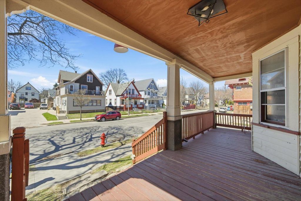 Photo of 3176 N Richards STREET #3178, Milwaukee, WI 53212 (MLS # 1957176)