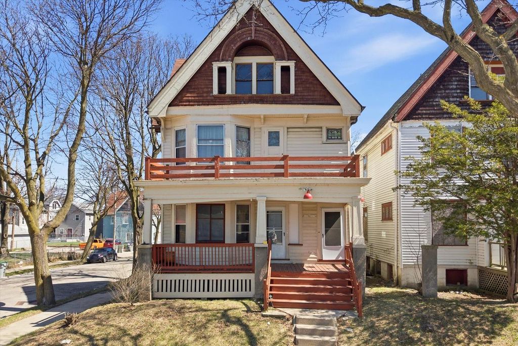 Photo of 3176 N Richards STREET #3178, Milwaukee, WI 53212 (MLS # 1957176)