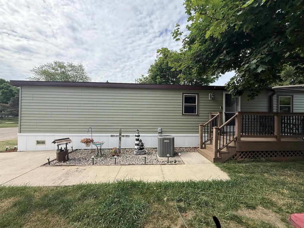 Photo of 31 Maple Grove AVENUE, Jefferson, WI 53549 (MLS # 2024631)