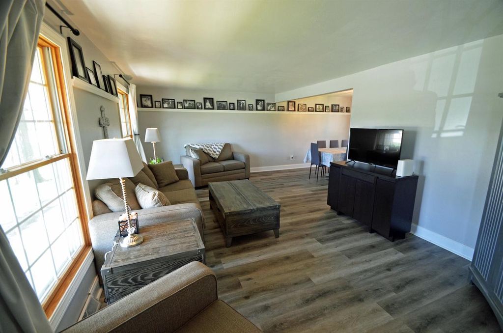 Photo of 455 Alpine DRIVE, Green Bay, WI 54302 (MLS # 50325535)
