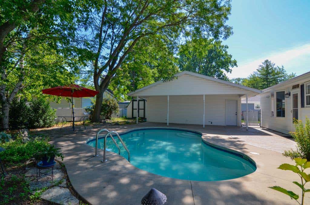 Photo of 613 Clover LANE, Green Bay, WI 54301 (MLS # 50329064)