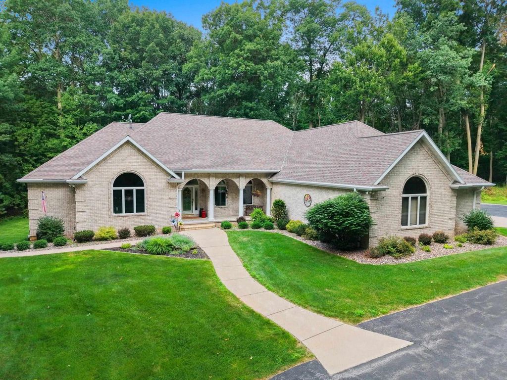 Photo of 696 Springbrook DRIVE, Hobart, WI 54155 (MLS # 50329747)