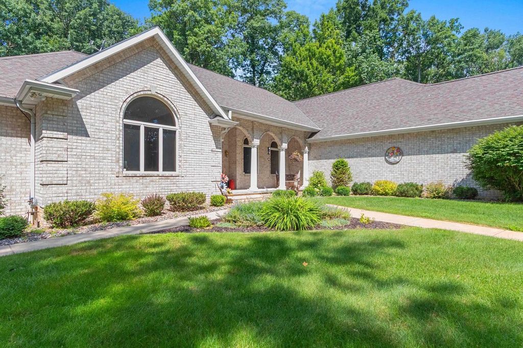 Photo of 696 Springbrook DRIVE, Hobart, WI 54155 (MLS # 50329747)