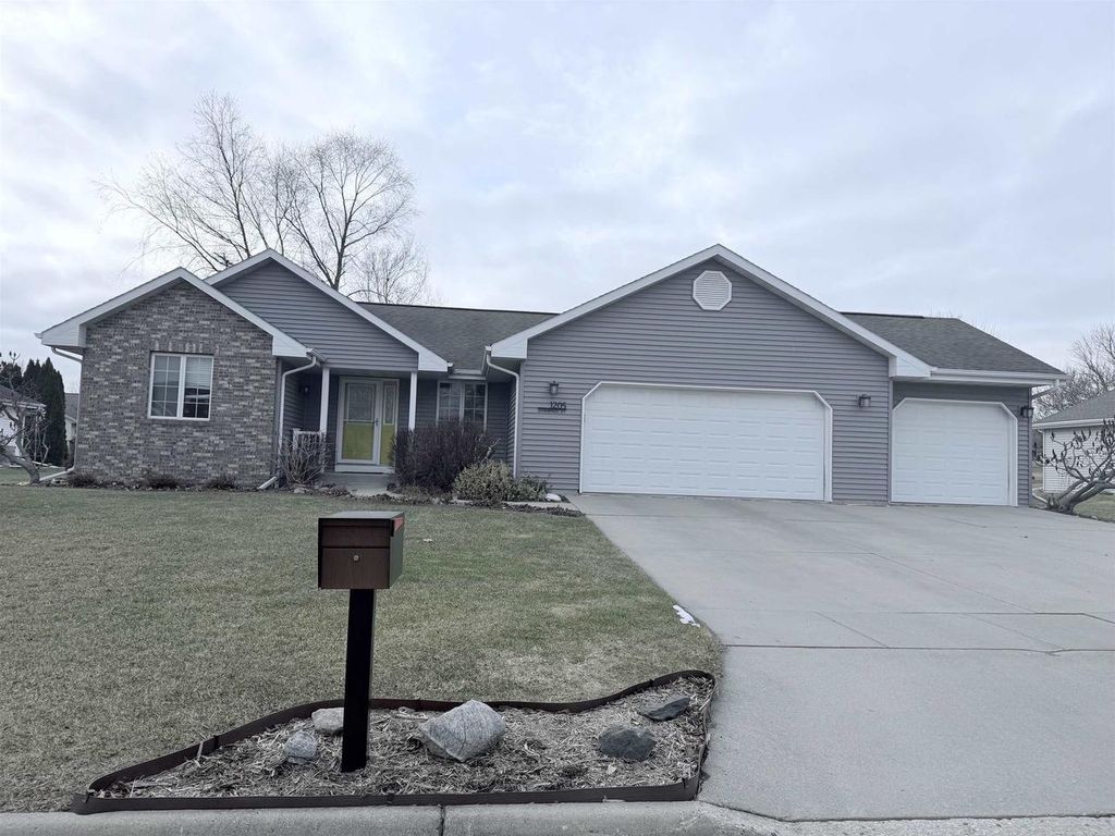 Photo of 1205 Shawnee STREET, Fort Atkinson, WI 53538 (MLS # 2017657)