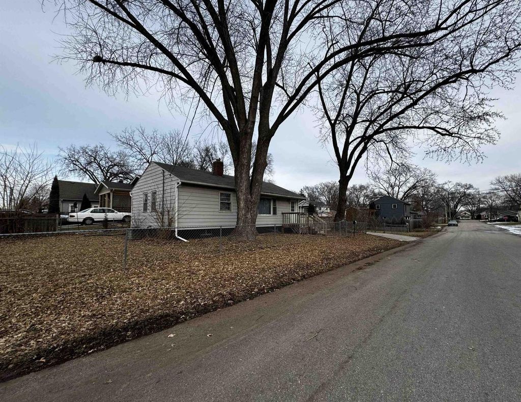 Photo of 301 Rethke AVENUE, Madison, WI 53714 (MLS # 2015191)