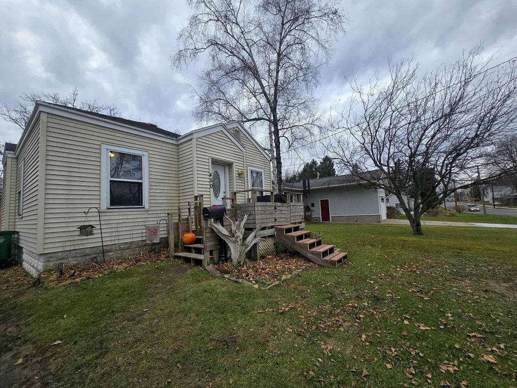 Photo of 450 Plover STREET, Wisconsin Rapids, WI 54494 (MLS # 2012933)