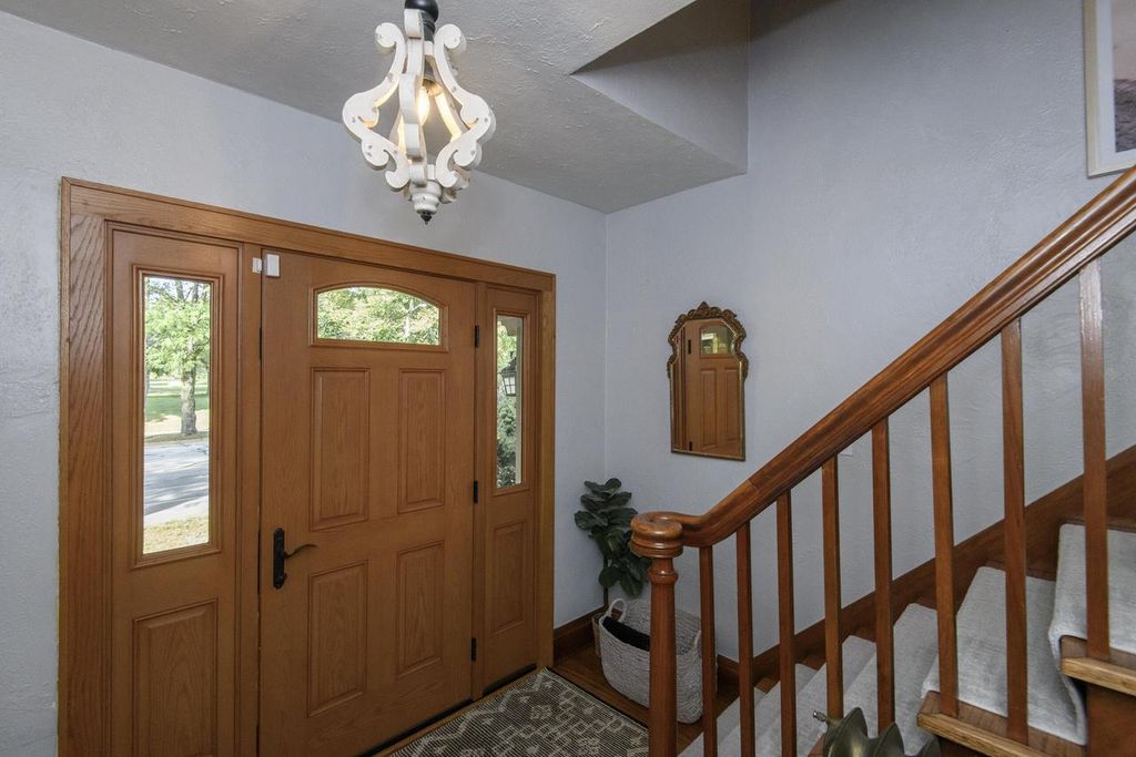 Photo of 709 E Oklahoma AVENUE, Milwaukee, WI 53207 (MLS # 1937227)