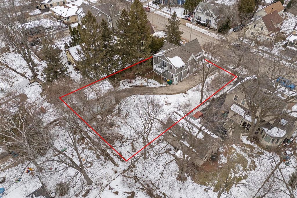 Photo of W61N669 Mequon AVENUE, Cedarburg, WI 53012 (MLS # 1945715)