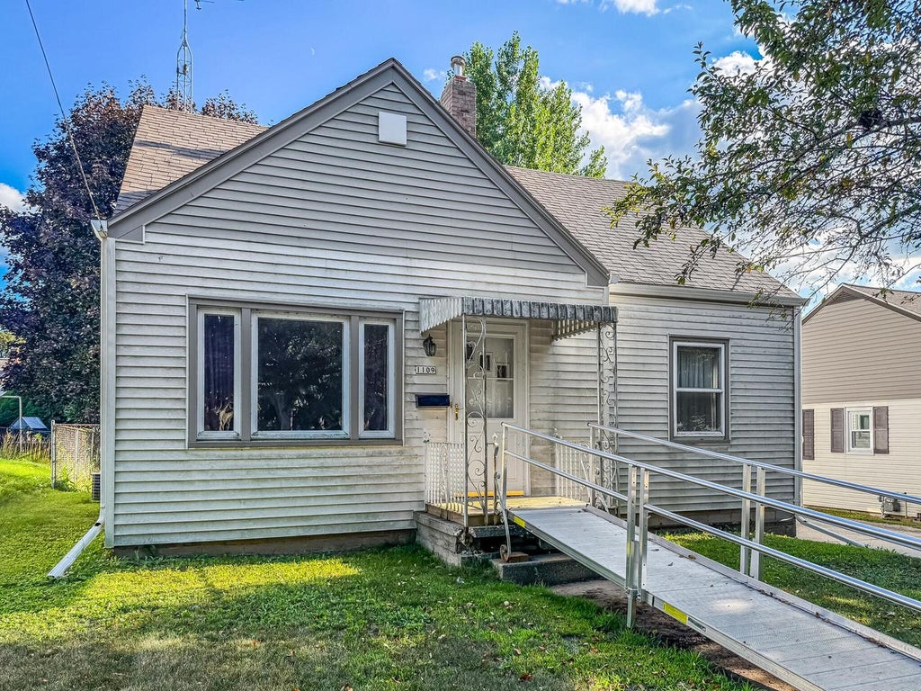 Photo of 1109 Flambeau STREET, Manitowoc, WI 54220 (MLS # 1977717)