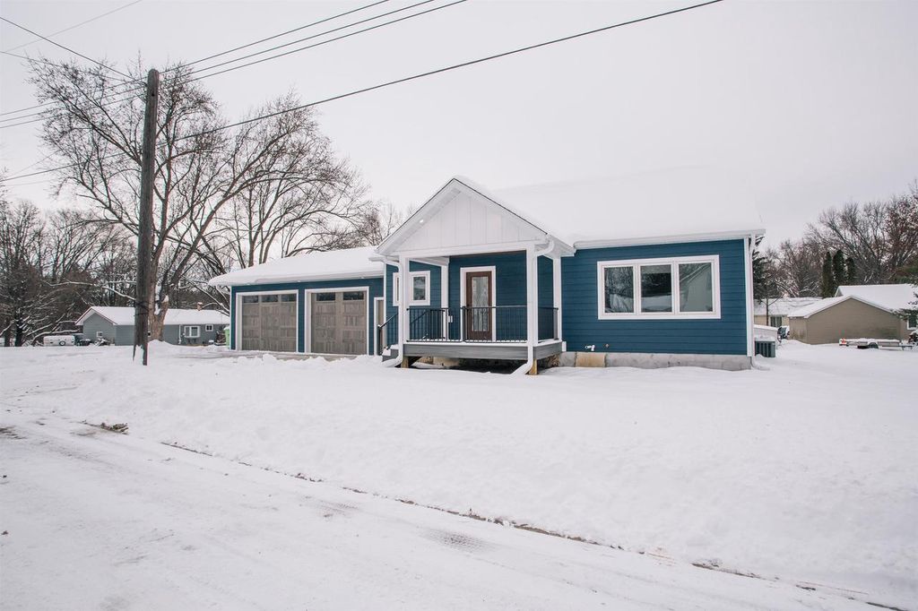 Photo of 1911 Johnson STREET, Neillsville, WI 54456 (MLS # 22505764)