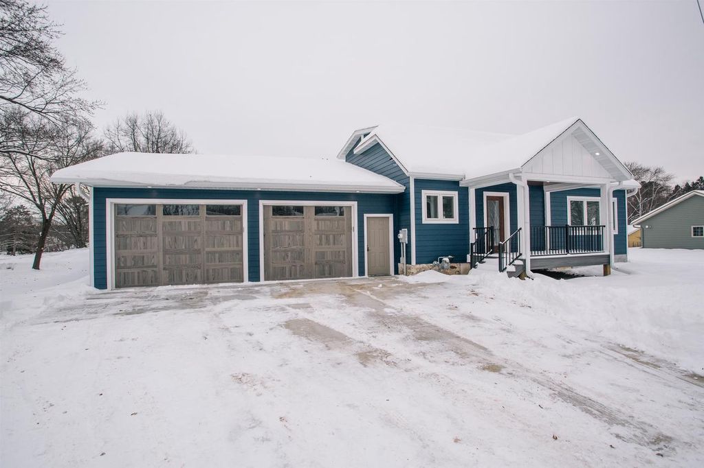 Photo of 1911 Johnson STREET, Neillsville, WI 54456 (MLS # 22505764)