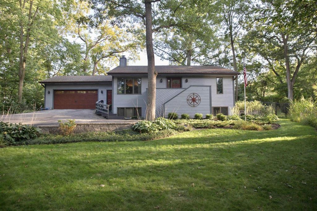 Photo of 4336 E Wood TRAIL, Beloit, WI 53511 (MLS # 2016032)